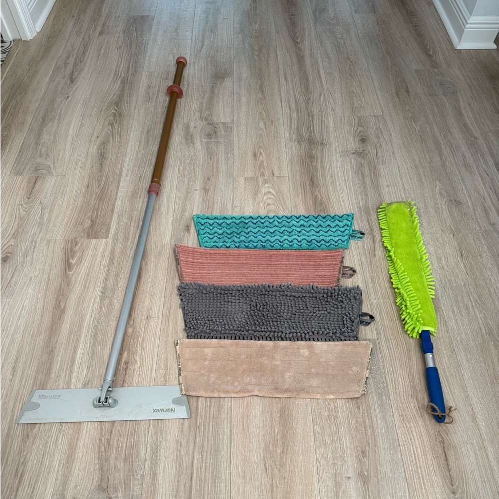 Norwex Rose gold Cleaning Mop Set with Pads and Duster